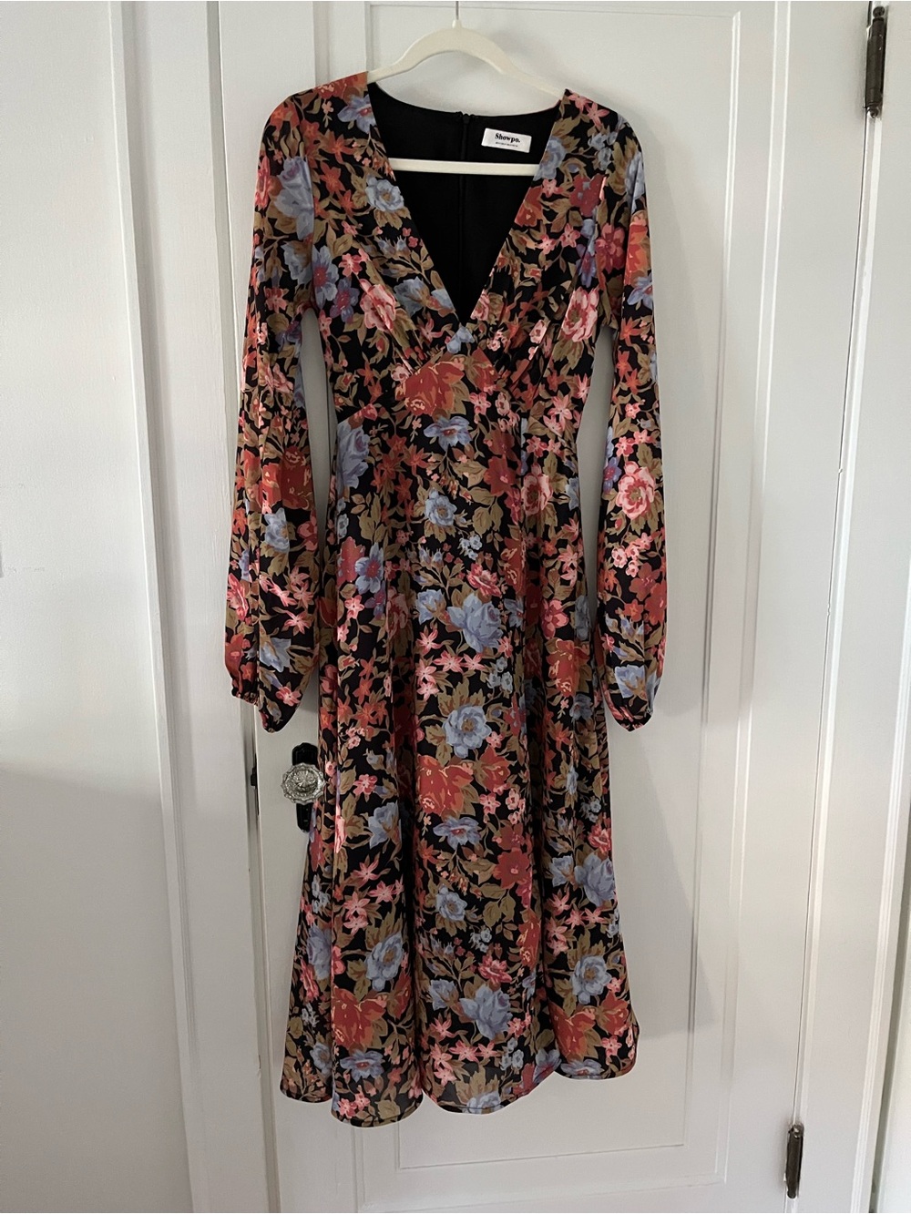 Floral V-Neck Long Sleeve Dress in Black Multi